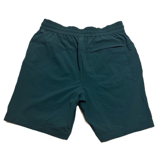 Lululemon Relaxed Fit Pull On Shorts 7” Light Woven Legacy Green Shorts Size M - Picture 3 of 5